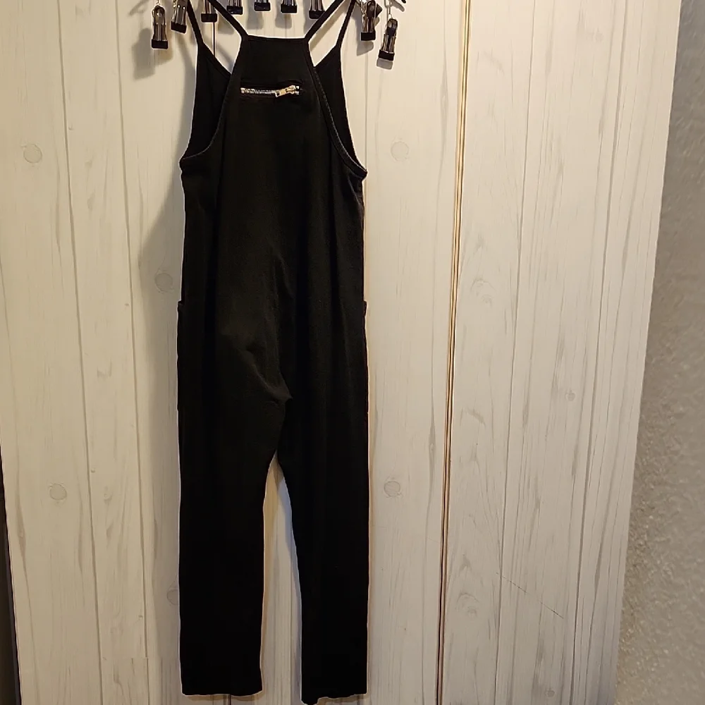 Chic Black Sleeveless Jumpsuit - Picture 5 of 7